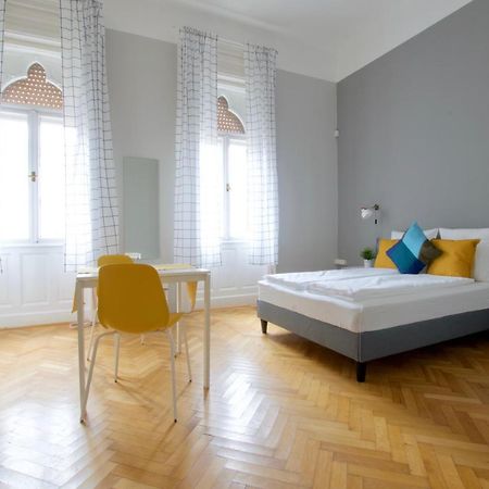 Budget Apartment By Hi5 - Palace Quarter Budapest Exterior photo
