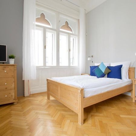 Budget Apartment By Hi5 - Palace Quarter Budapest Exterior photo