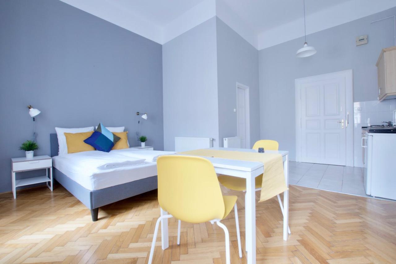 Budget Apartment By Hi5 - Palace Quarter Budapest Exterior photo