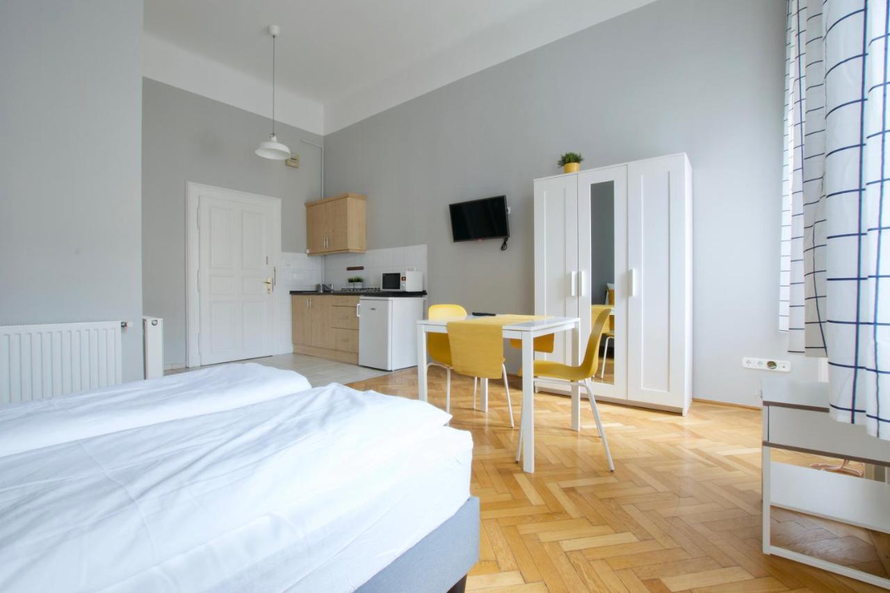 Budget Apartment By Hi5 - Palace Quarter Budapest Exterior photo