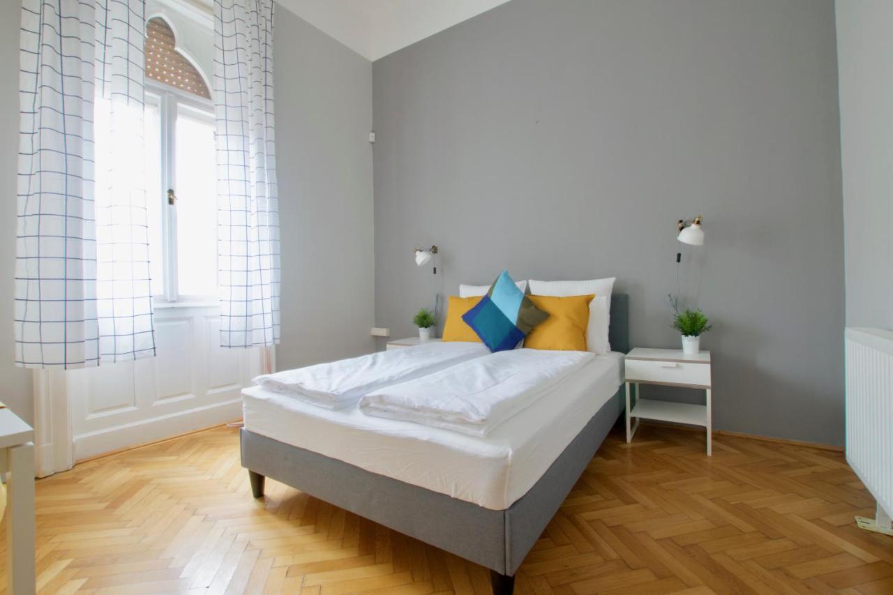 Budget Apartment By Hi5 - Palace Quarter Budapest Exterior photo