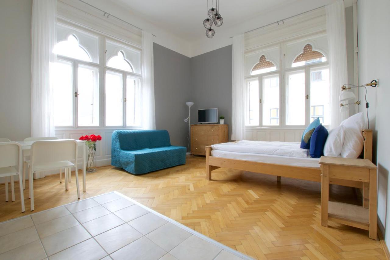 Budget Apartment By Hi5 - Palace Quarter Budapest Exterior photo