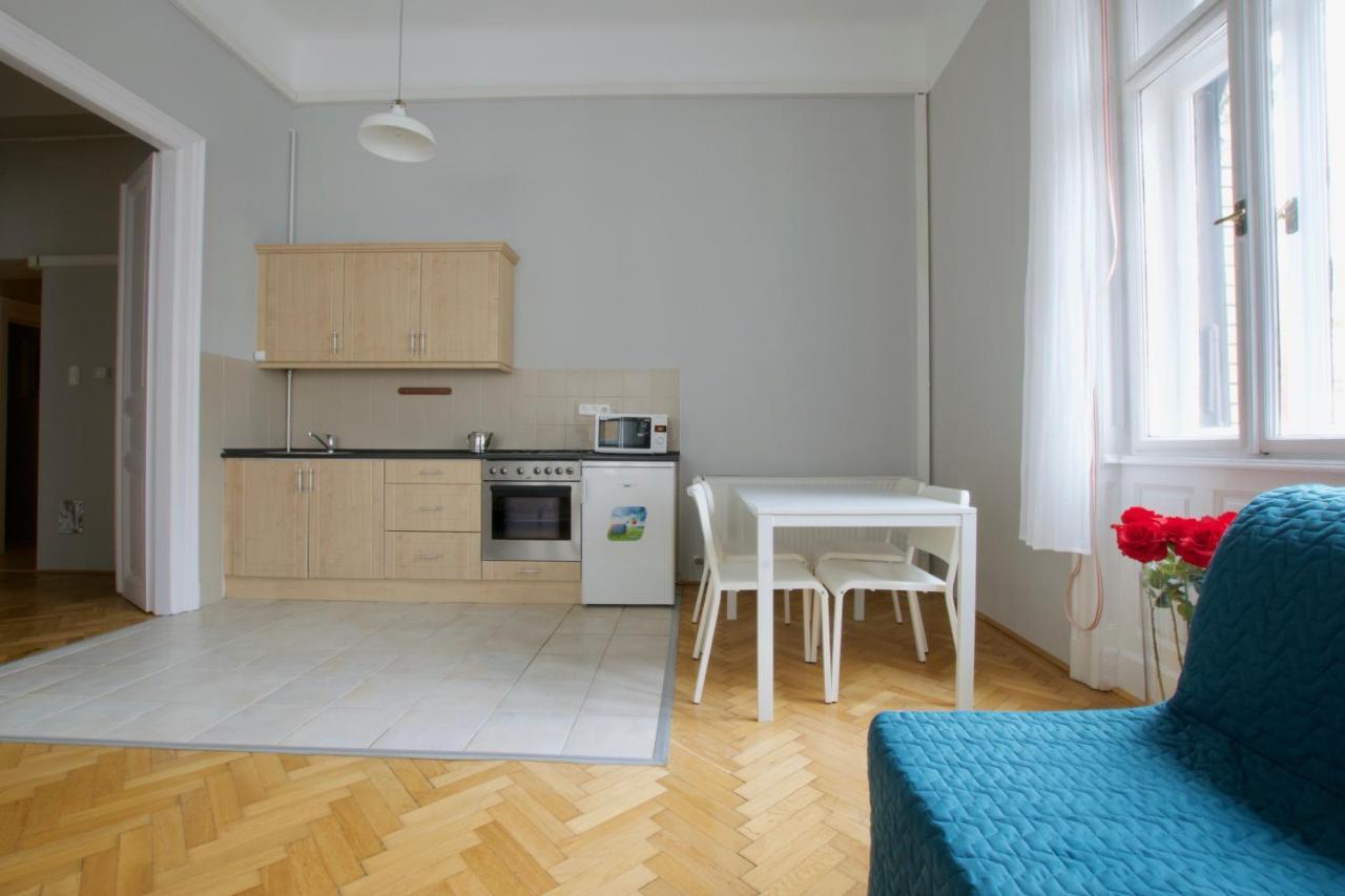 Budget Apartment By Hi5 - Palace Quarter Budapest Exterior photo