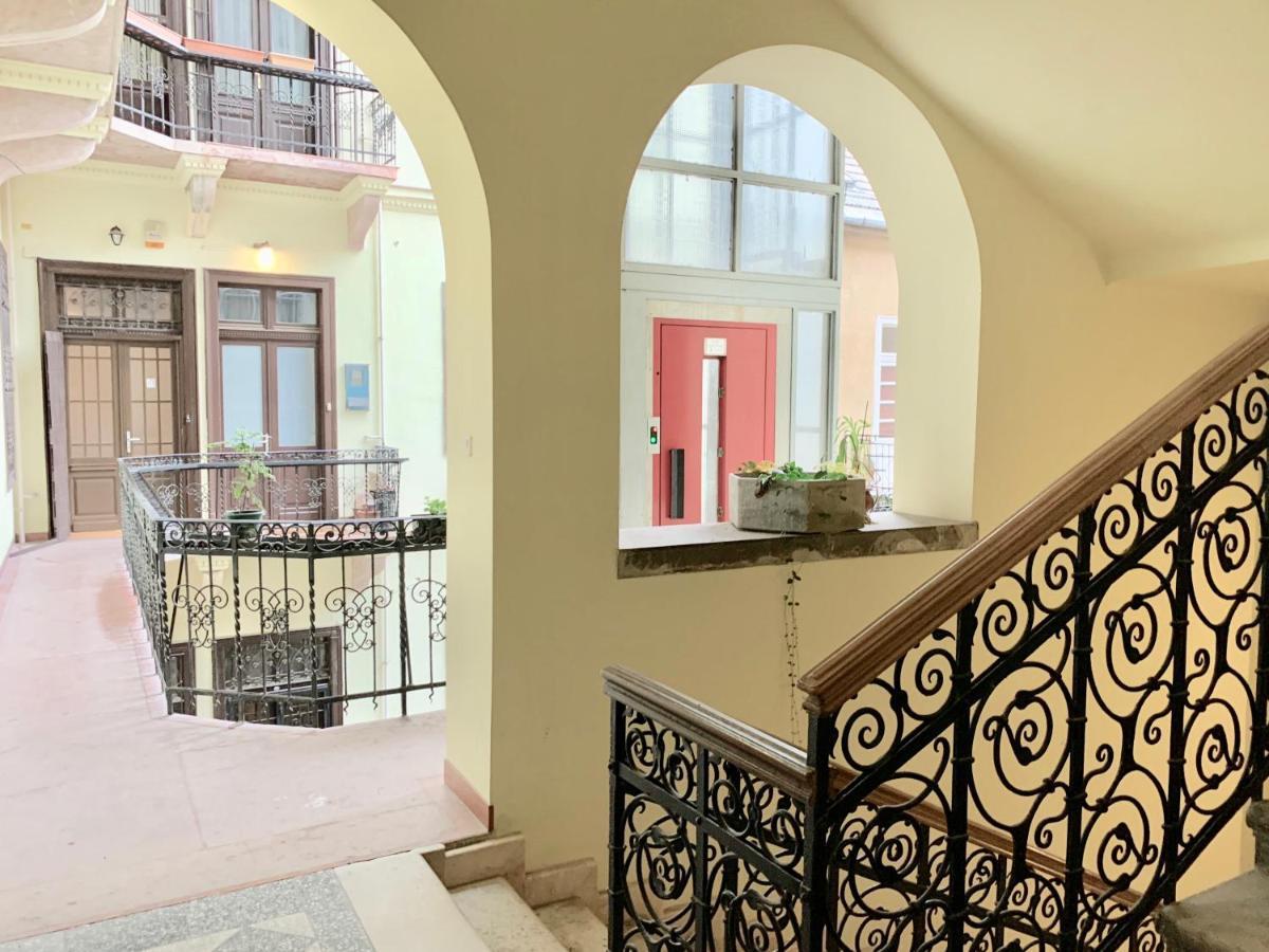 Budget Apartment By Hi5 - Palace Quarter Budapest Exterior photo
