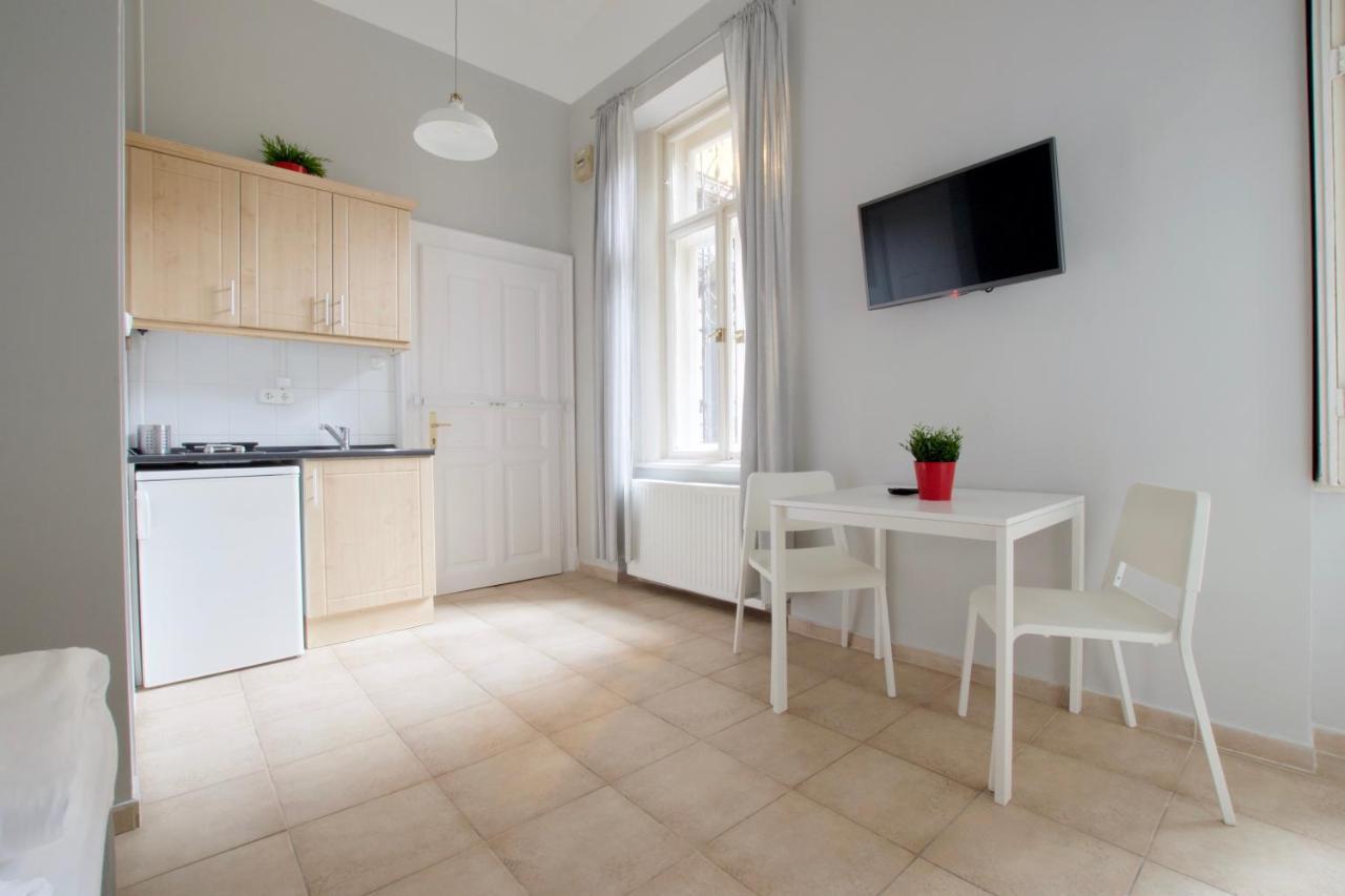 Budget Apartment By Hi5 - Palace Quarter Budapest Exterior photo